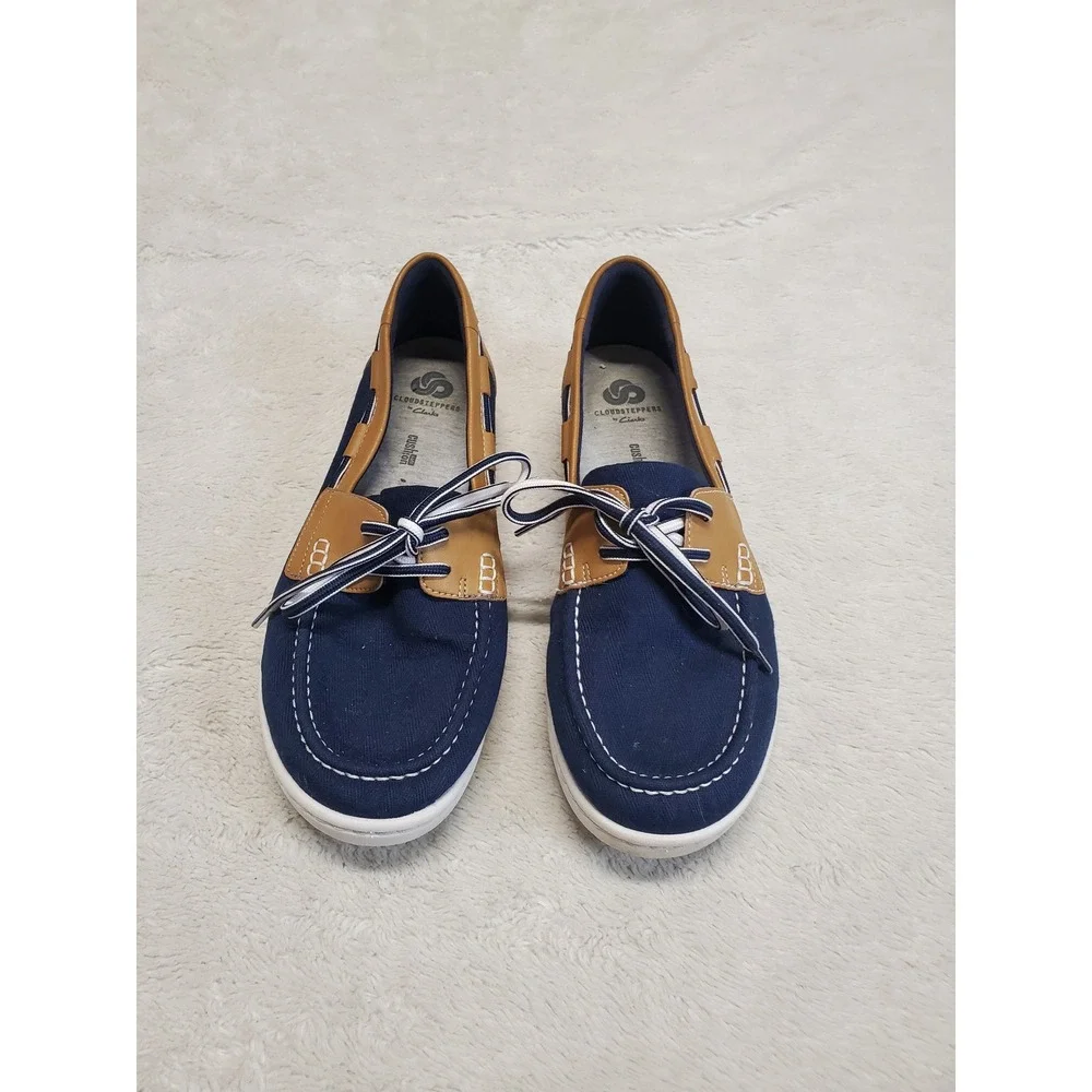 Clarks Navy Blue Tan Casual Canvas Boat Loafer Shoe 8.5 Classic Basic Comfort